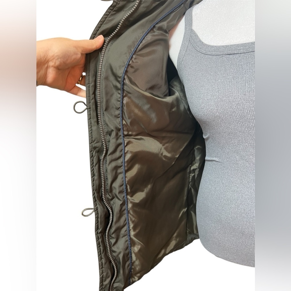 Tommy Hilfiger Olive-green Puffer Jacket. Size
Small. Excellent used condition! - Picture 7 of 17